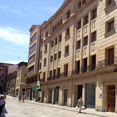 Plaza Mayor Apartment *